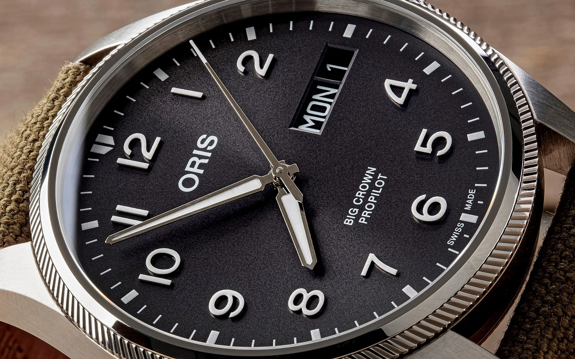 Oris big crown propilot big day date 1