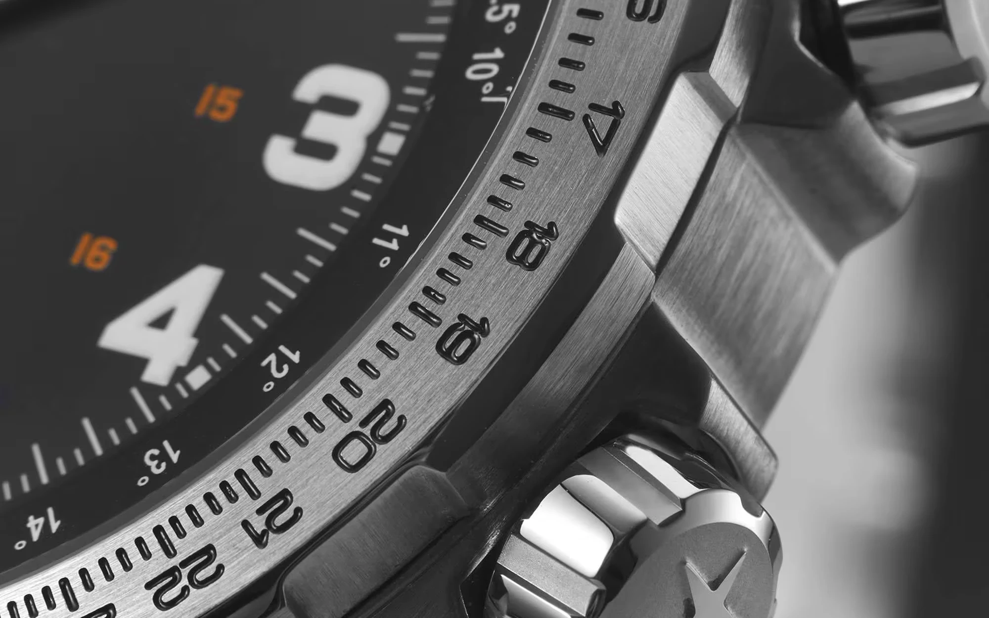 Hamilton khaki aviation x wind day date auto 2