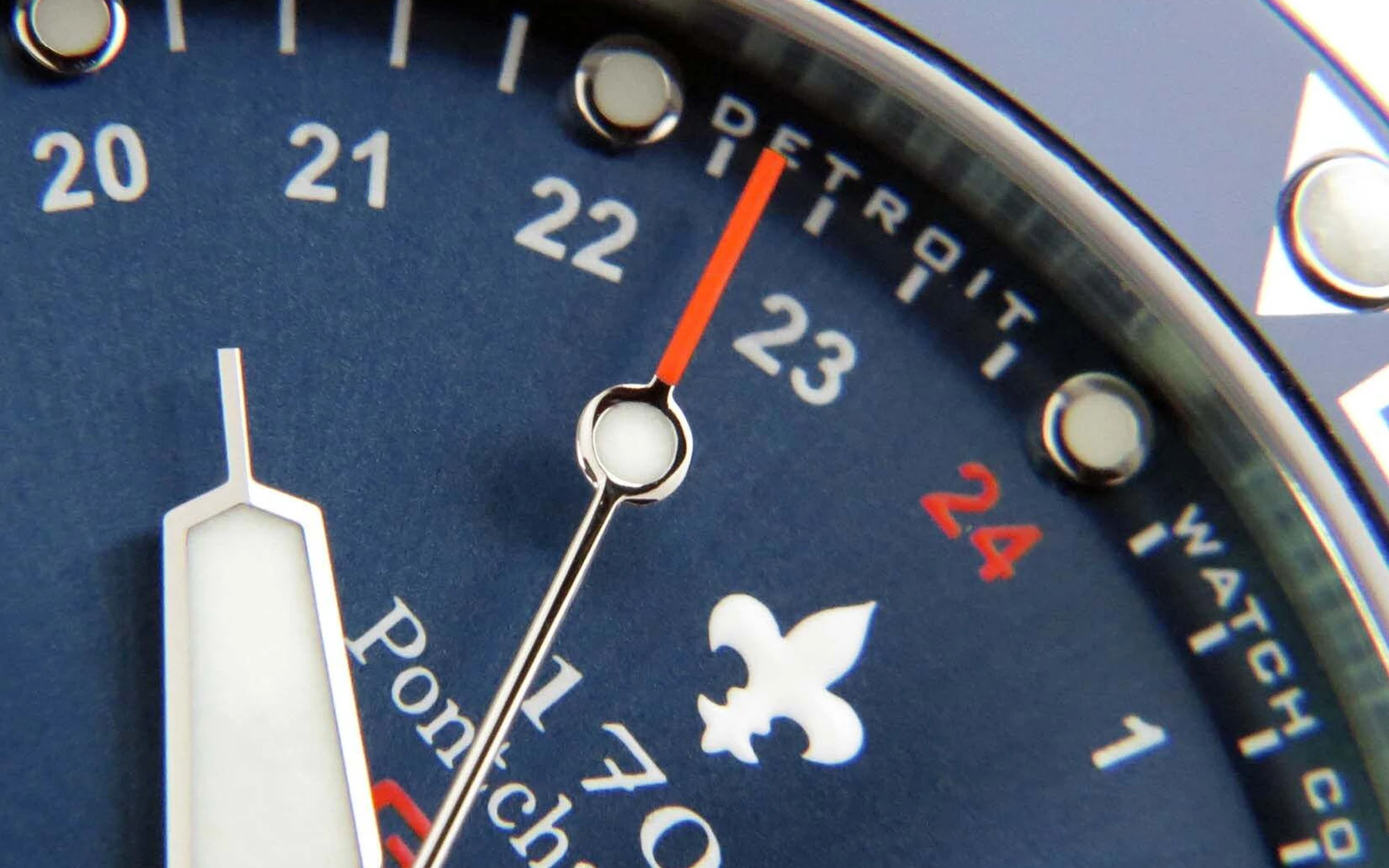 Detroit watch company 1701 pontchartrain great lakes edition gmt diver 17