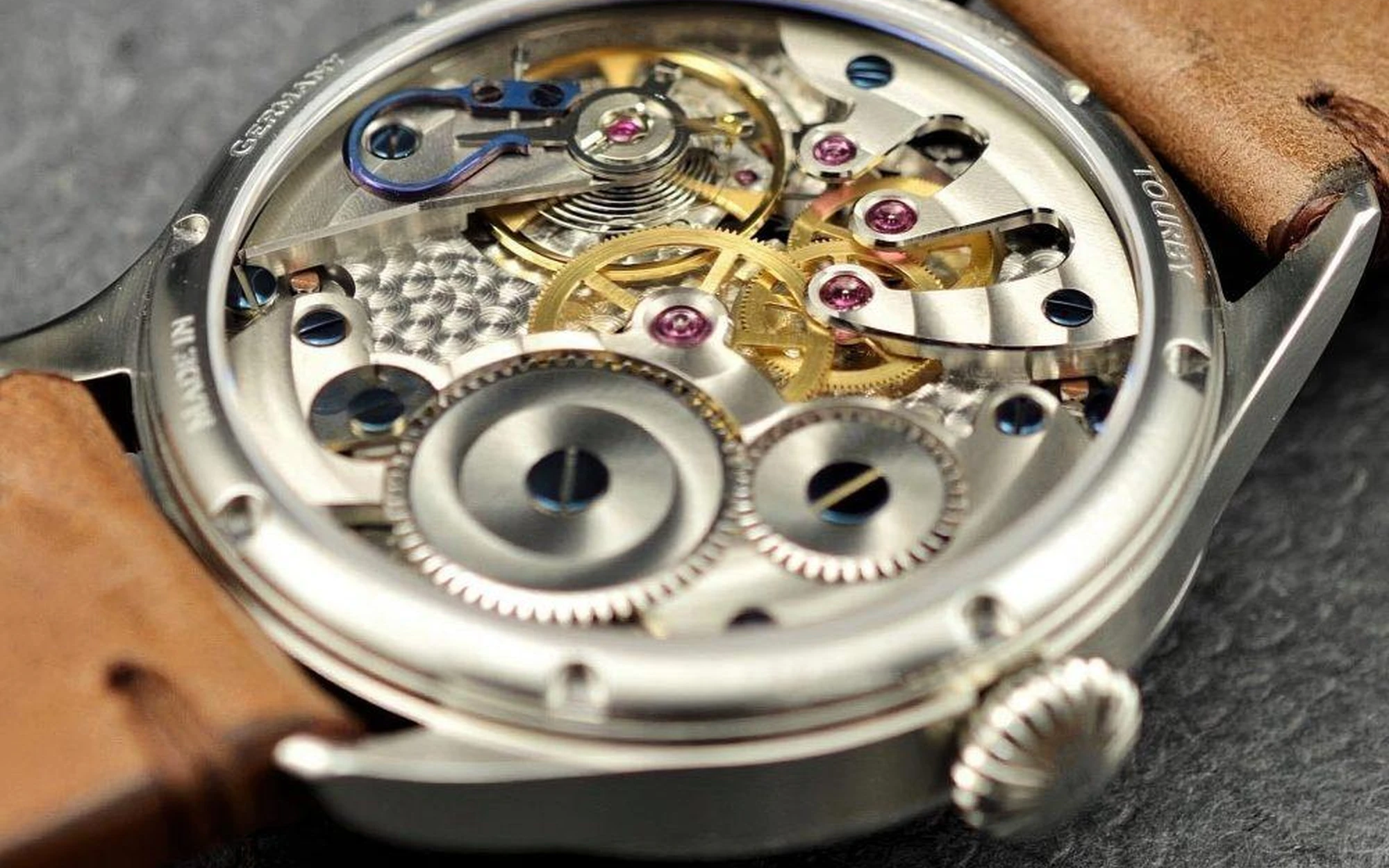Tourby watches old military vintage 1 gigapixel text shapes 2x