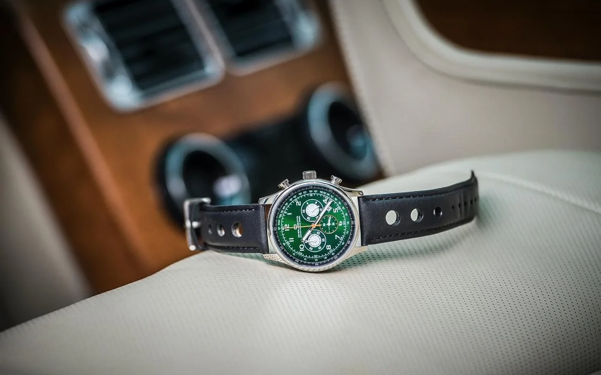 Omologato watches british racing green 6