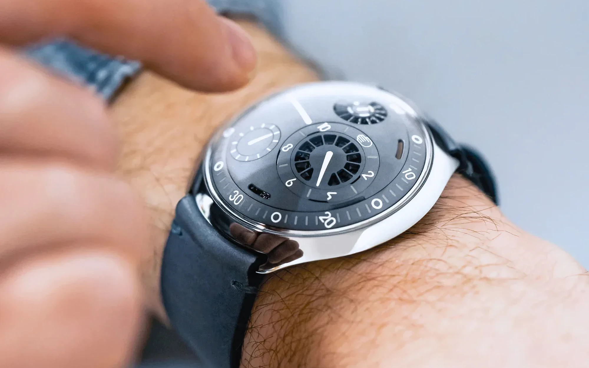 Ressence type 2 anthracite 6
