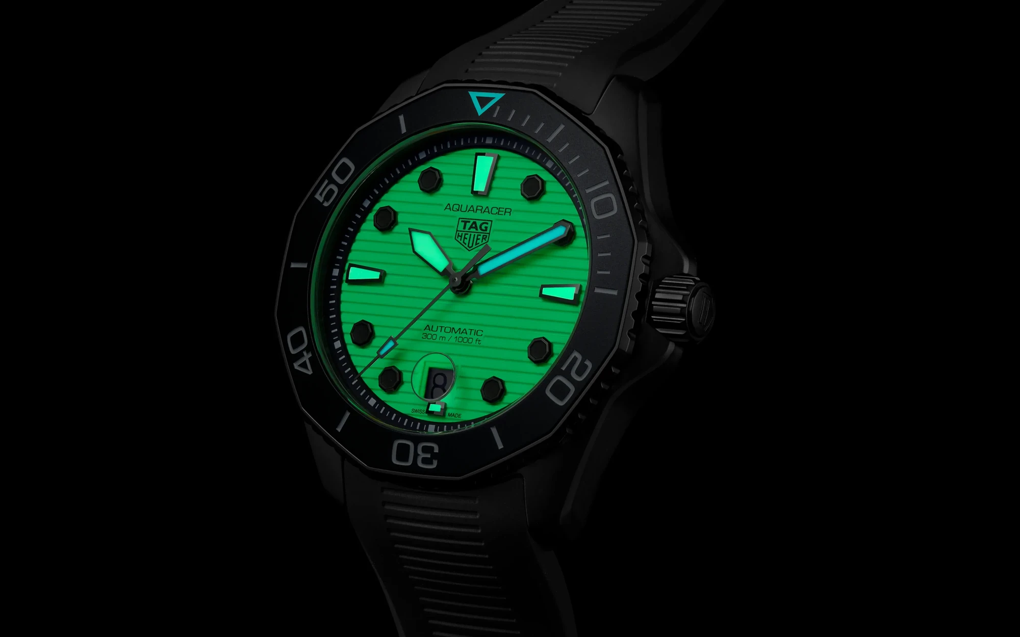 Tag heuer aquaracer professional 300 date nightdiver 2