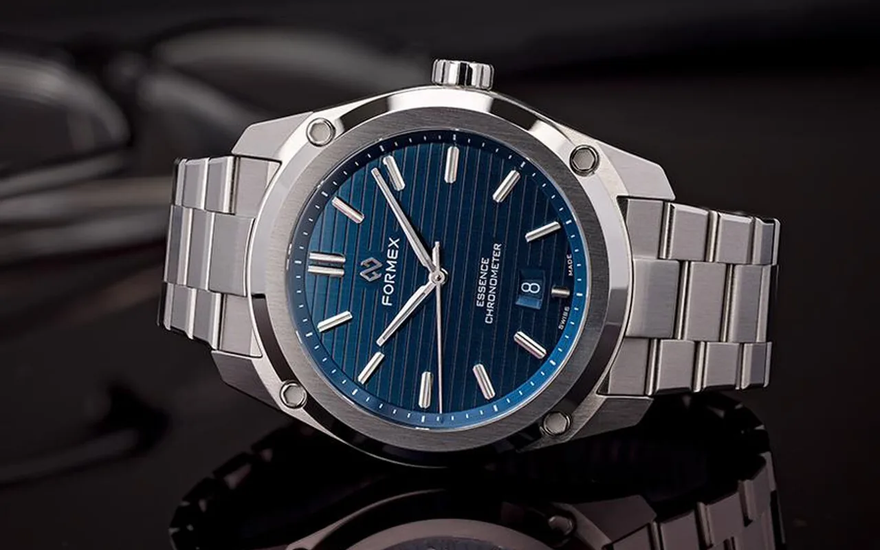 Formex essence fortythree automatic chronometer 13