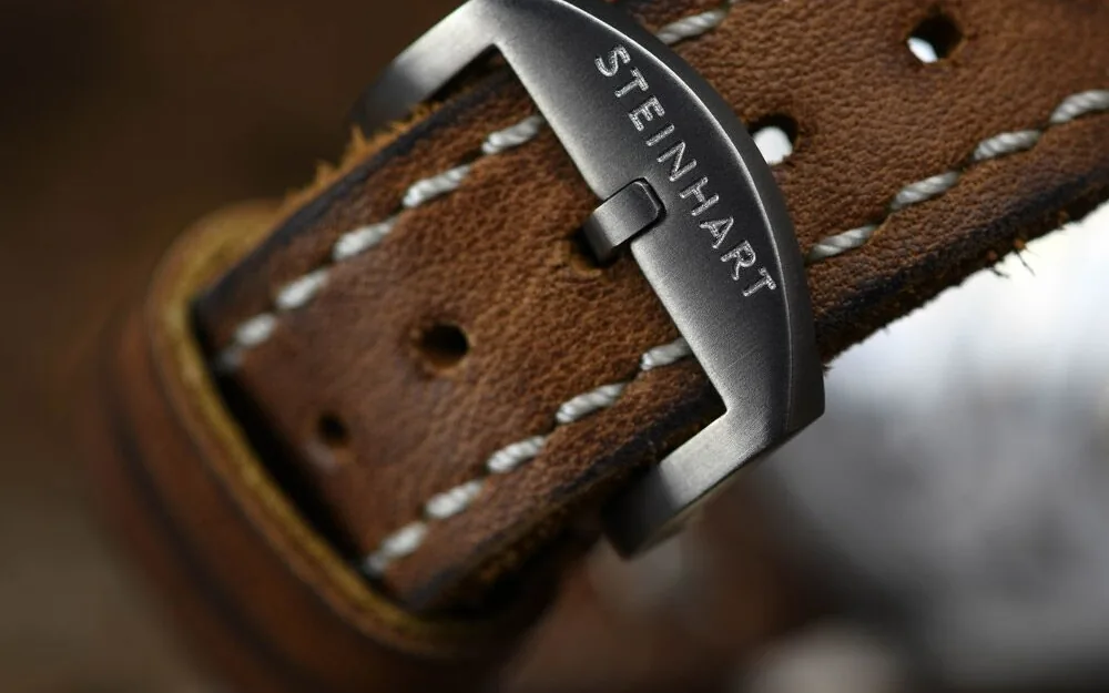 Steinhart nav b uhr 44 titan b muster zentralsekunde 7